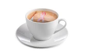 Picie kawy o połowę zmniejsza ryzyko raka piersi