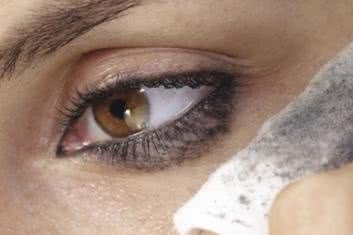 zapaleniem brzegów powiek