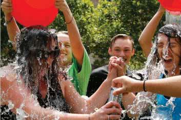 stwardnieniem zanikowym bocznym