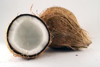 Olej kokosowy - najlepsza pasta do zębów bez fluoru
