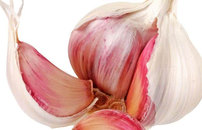 Czosnek oczyszcza naczynia krwionośne