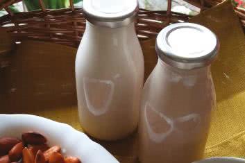 Dobra gospodyni z orzechów mleko czyni