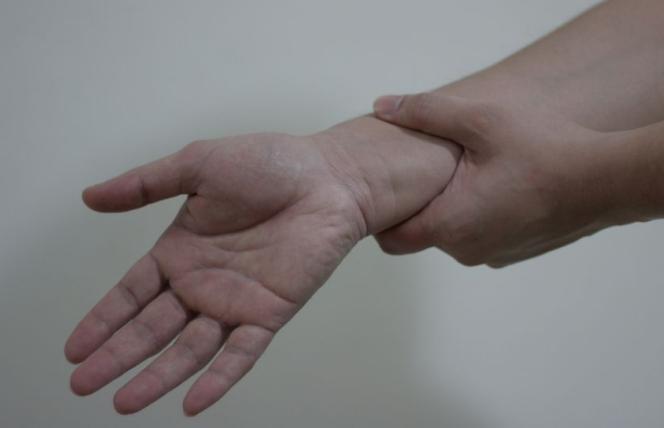 Przewlekły ból nadgarstka można leczyć!