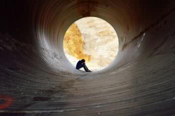 Wydobyć z otchłani smutku