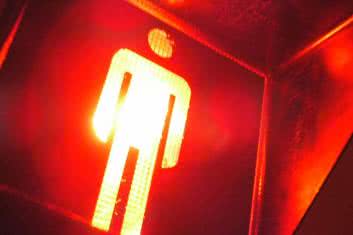 Uwaga! Nieprzytomni piesi