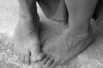 Na bosaka w chłodne dni