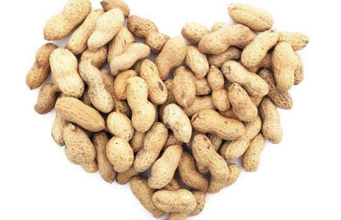 Garść orzechów dziennie chroni przed chorobami serca