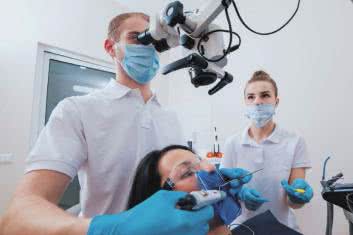 Leczenie kanałowe czy biologiczne?