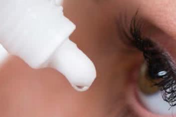 Podrażnieniami oczu