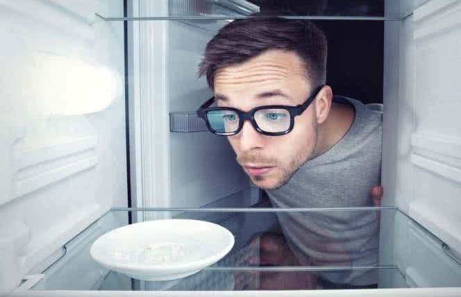 Wszystko o poście leczniczym. Czy każdy może stosować post? Na jakie choroby pomaga głodówka?