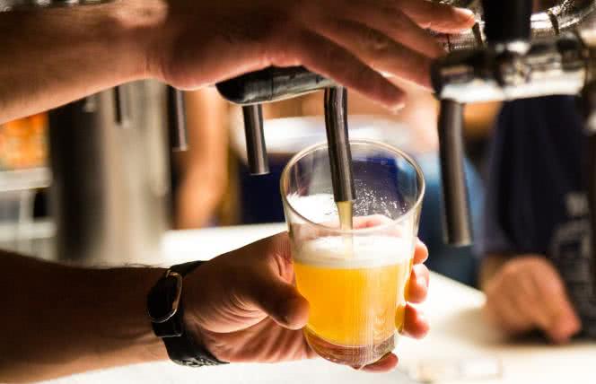 8 szklanek napoju dziennie: piwo też się liczy