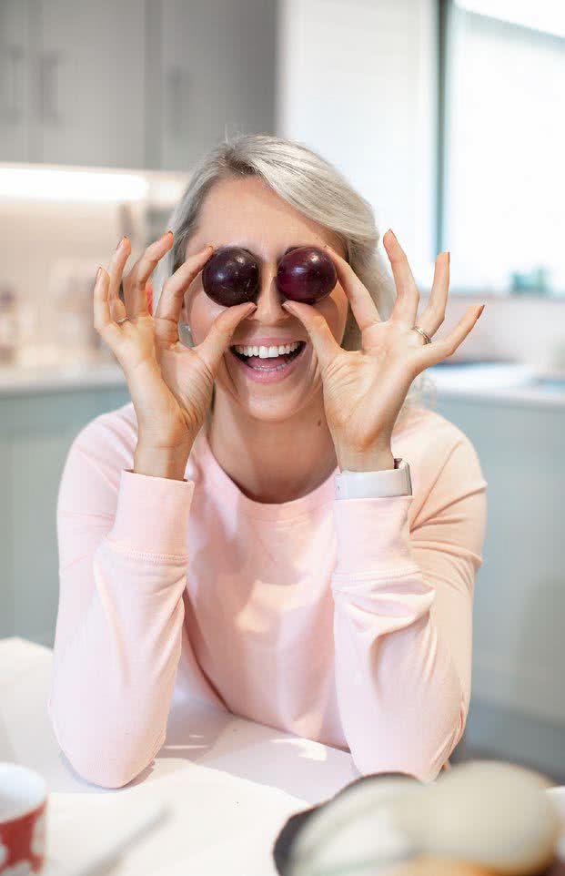 Georgia Lennard - śliwki