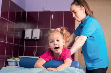 Mózgowe porażenie dziecięce – możliwości dawniej i wyzwania obecnie 