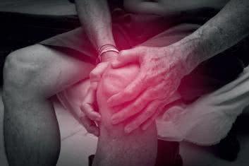 Postępowanie przedoperacyjne i pooperacyjne w przypadku endoprotezy stawu kolanowego