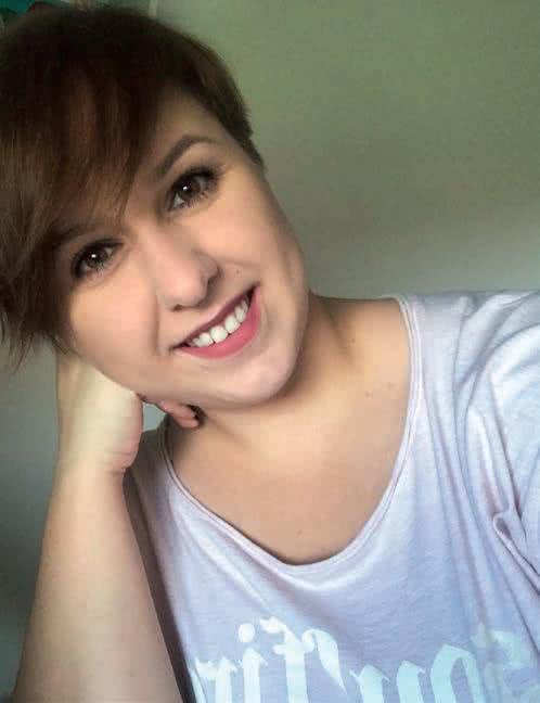 Uśmiechnięta dziewczyna