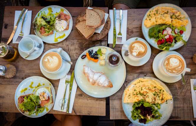 Czy trzeba jeść śniadanie? Zaskakujące badania