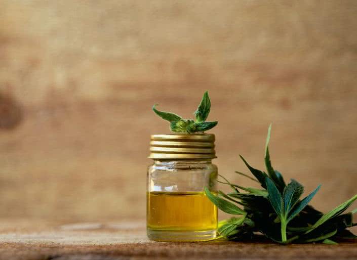 Słoiczek z olejkiem CBD