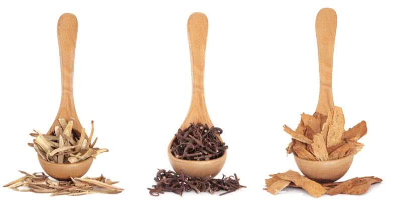 Trzy łyżeczki drewniane