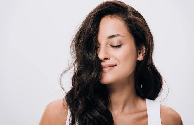 Jakich kosmetyków używać do pielęgnacji włosów?