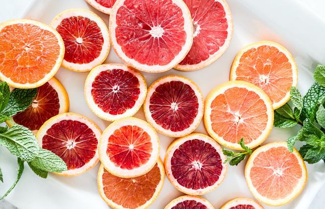 Krwawienie dziąseł może świadczyć o niedoborze witaminy C 