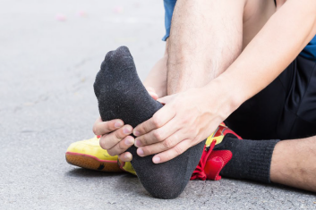 Ćwiczenia z wałkiem piankowym u pacjentów z zapaleniem powięzi podeszwowej