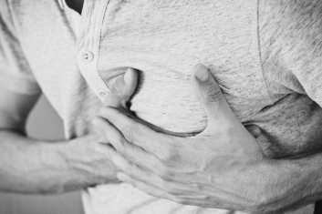 Jak przeżyć zawał serca? Wybitny kardiolog zdradza sekret skutecznego działania