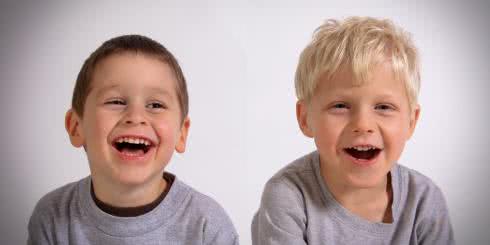 Dlaczego chłopcy bardziej niż dziewczynki narażeni są na autyzm? 