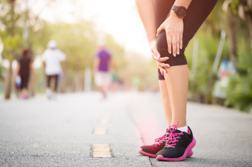 Przypadek atypowego bólu stawu kolanowego u 16-letniej triatlonistki