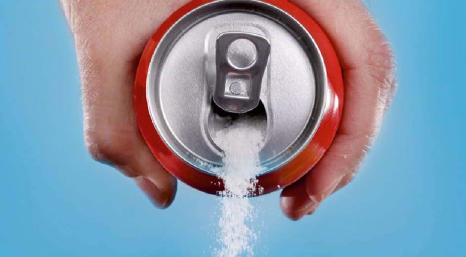 Puszka napoju wypełniona cukrem