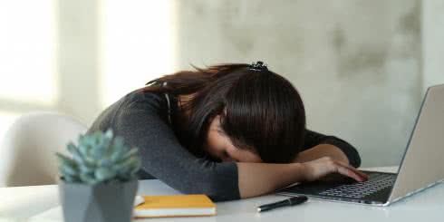 Dieta paleo-keto a chroniczne zmęczenie. Historia Olivii