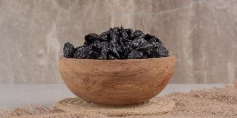 Jedz suszone śliwki, aby wzmocnić kości