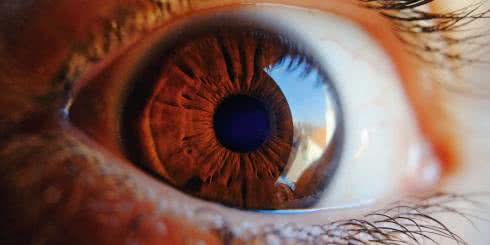 Nadwzroczność i krótkowzroczność — wady wzroku, dioptrie