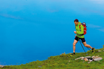 Moc wyprostu nóg u pacjentów z chorobą zwyrodnieniową stawu biodrowego. Badanie przekrojowe