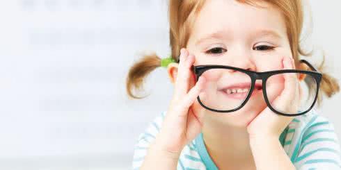 Dlaczego dzieciom psują się oczy? 