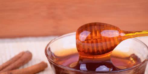 Czy miód manuka jest najzdrowszy? Skład i wyjątkowe właściwości