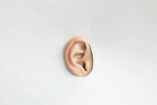 Szumy uszne - przyczyny i leczenie naturalnymi sposobami