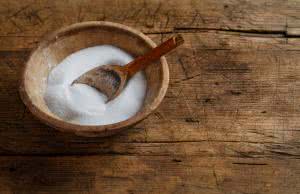 Sól emska  - na co pomaga? Działanie, właściwości, bezpieczeństwo stosowania