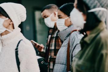 COWID-19: od pandemii do endemii 