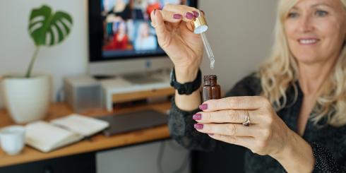 Czy CBD może załagodzić objawy menopauzy?