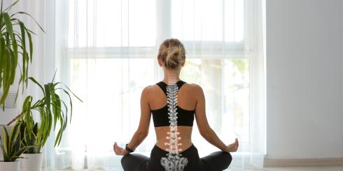 Skąd bierze się ból pleców i jak sobie z nim poradzić?