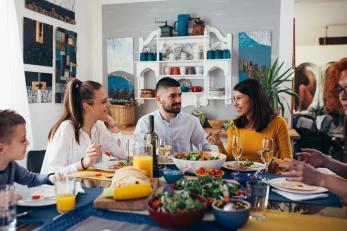 Chcesz schudnąć? Przygaś światło