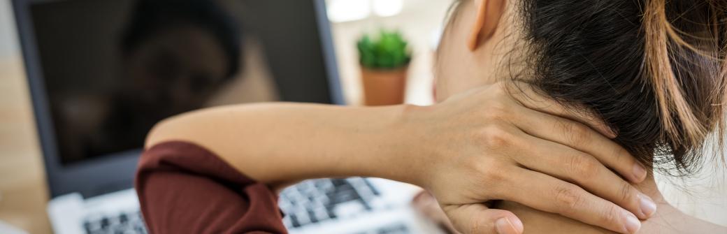 Leki przeciwbólowe zamień na te 3 proste ćwiczenia. Obolały kark Ci podziękuje