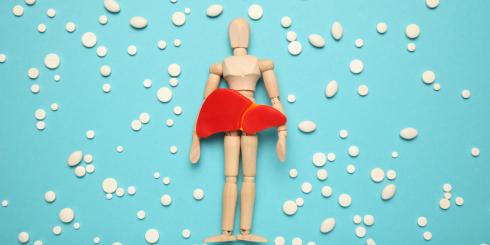 Wzdęcia, świąd skóry, zmęczenie. Objawów chorej wątroby jest znacznie więcej