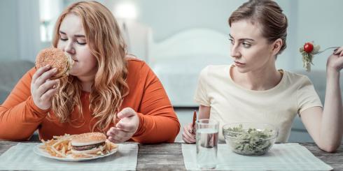 Cheat meal – czy warto pozwalać sobie na dietetyczne grzeszki?