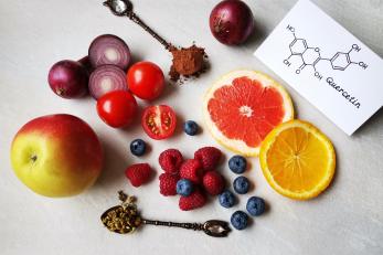 10 powodów, dla których warto przyjmować kwercetynę