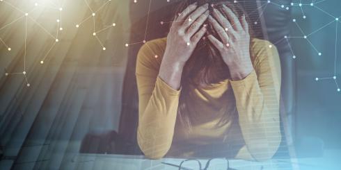 Skąd bierze się migrena i jak sobie z nią radzić?