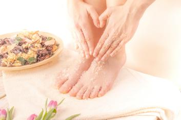 Grzybicą stóp i paznokci