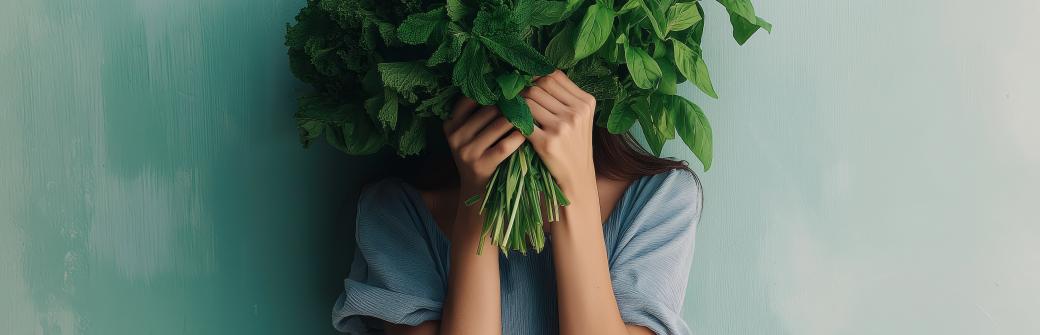 Brzydki zapach z ust? Te zioła odświeżają oddech