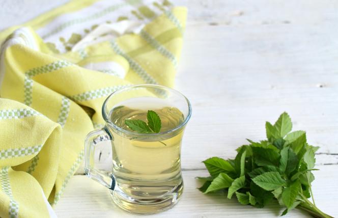 Czym jest dna moczanowa i jak leczyć ją naturalnymi sposobami