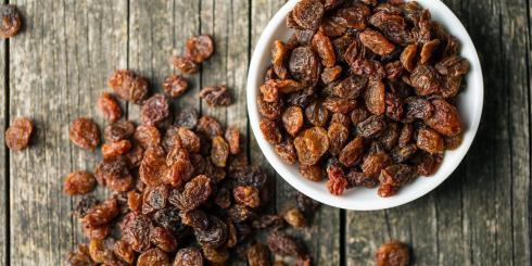 Chcesz obniżyć poziom cukru? Jedz suszone owoce